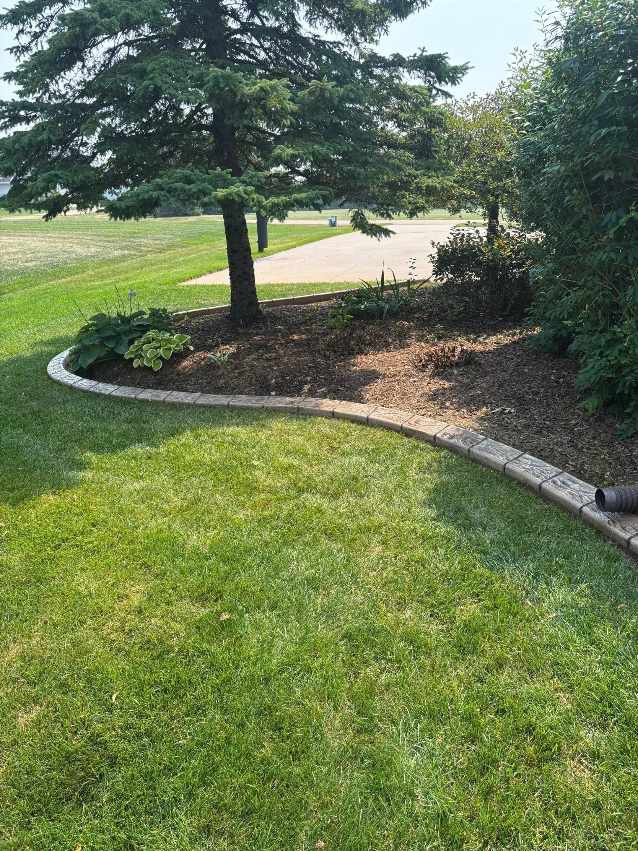 Professional landscape curbing in Fort Wayne, IN